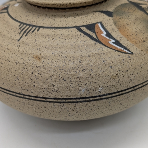 Native Southwestern Tan Brown Clay Earthenware Vessel - Picture 3 of 9
